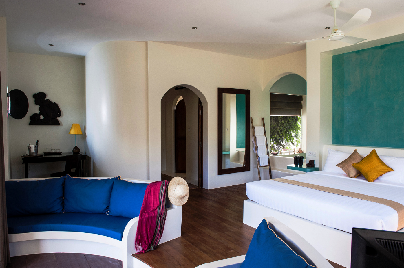 4_Grand_Tour_Room
